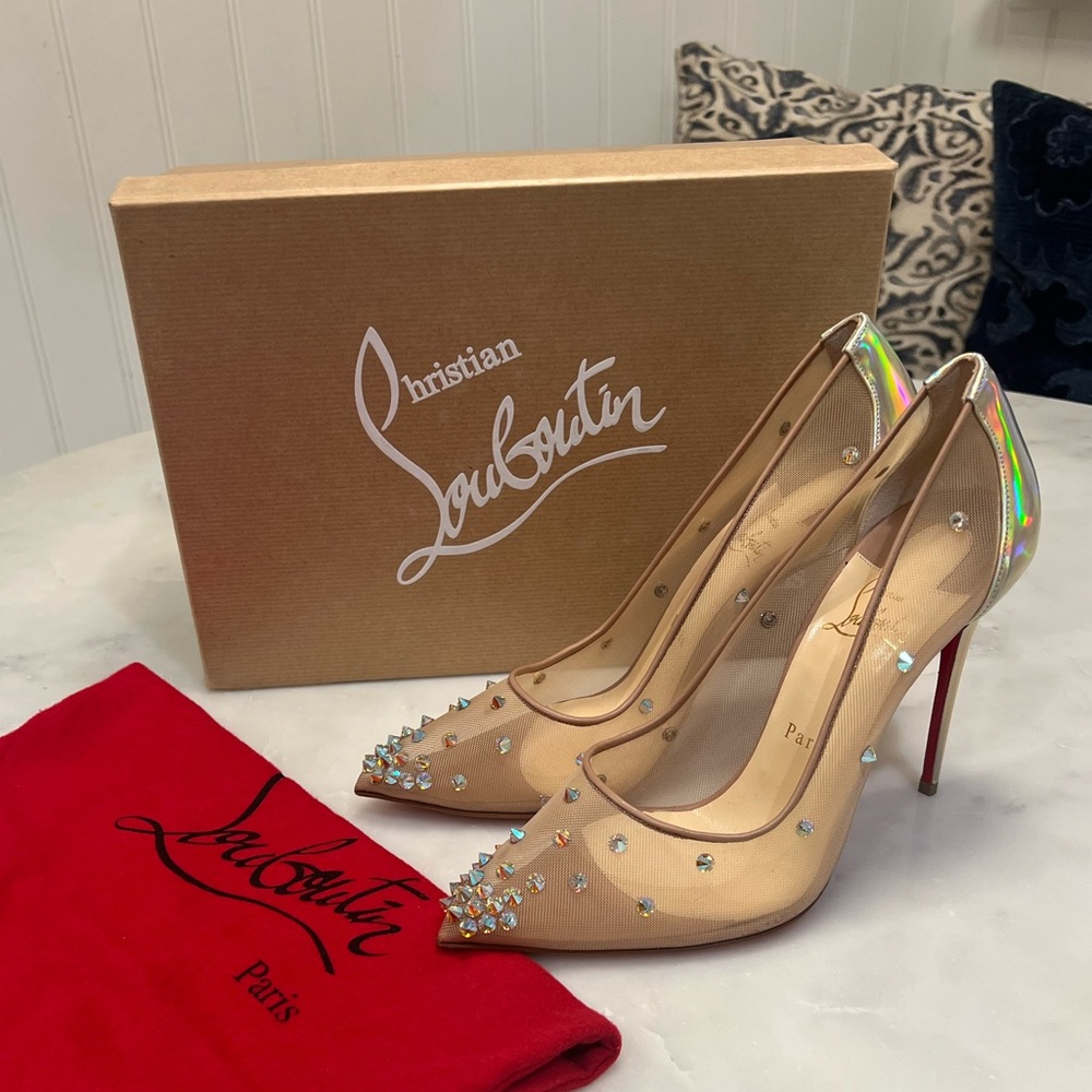 New Christian Louboutin. Never worn. Size 39. Nude with crystals.